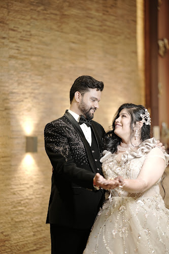 Siddhi Vinayak Wedding Hub - Sherwani| Lehnga | Indo Western | Designer Saree | Coat Suit | Bridal Gown | Kurta Pajama